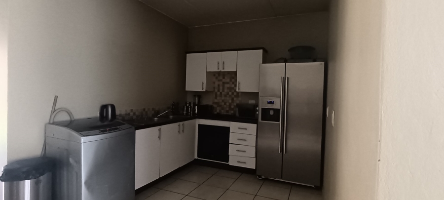 2 Bedroom Property for Sale in Grand Central Gauteng