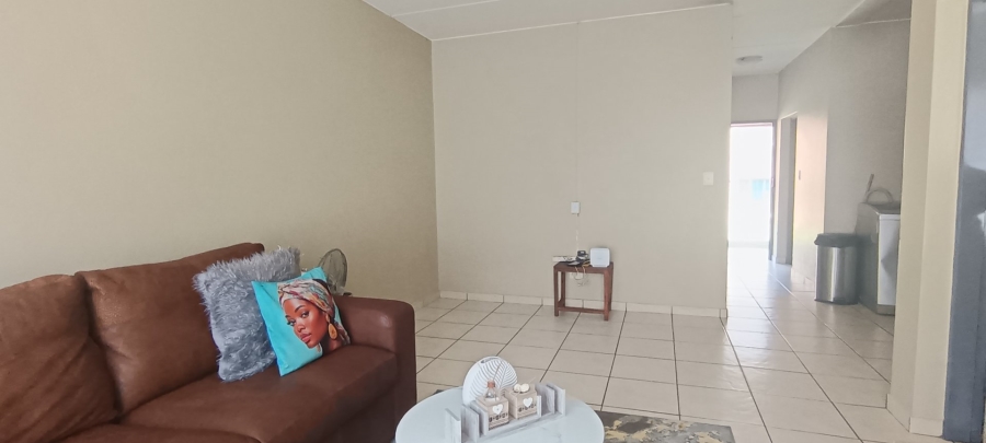 2 Bedroom Property for Sale in Grand Central Gauteng