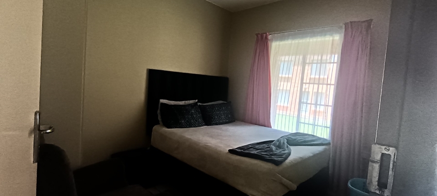 2 Bedroom Property for Sale in Grand Central Gauteng