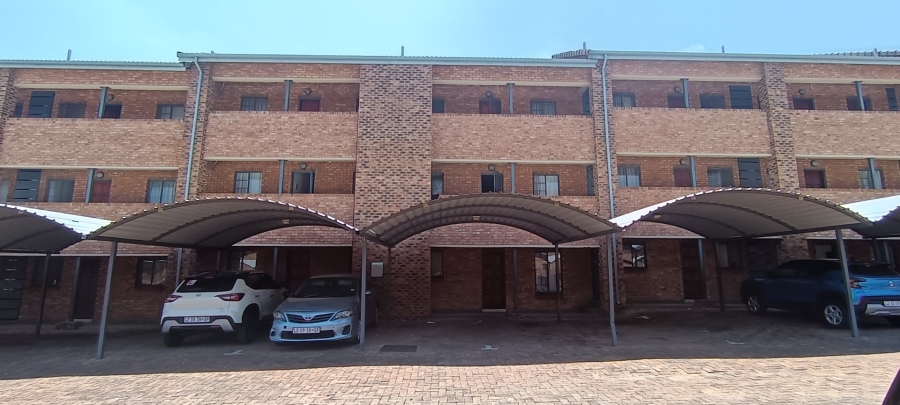 2 Bedroom Property for Sale in Grand Central Gauteng