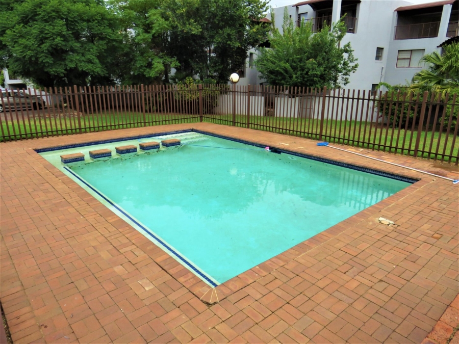 To Let 2 Bedroom Property for Rent in Vorna Valley Gauteng