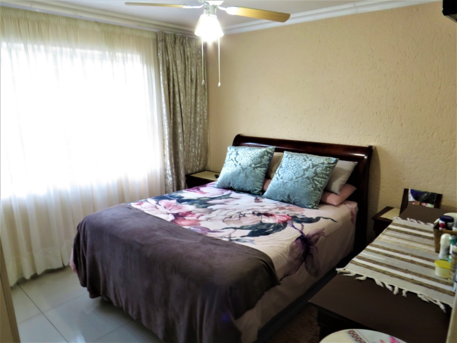 To Let 2 Bedroom Property for Rent in Vorna Valley Gauteng