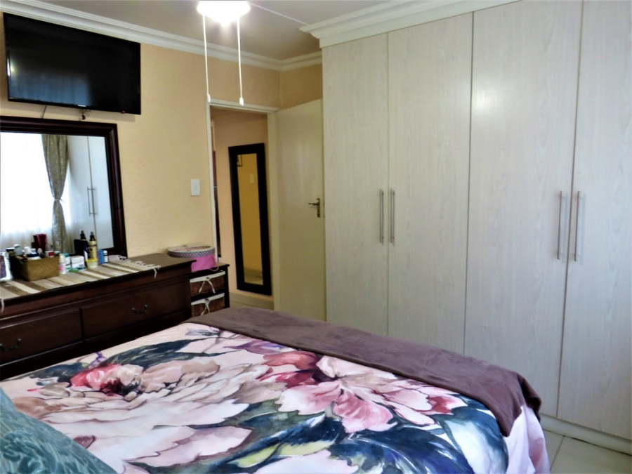 To Let 2 Bedroom Property for Rent in Vorna Valley Gauteng