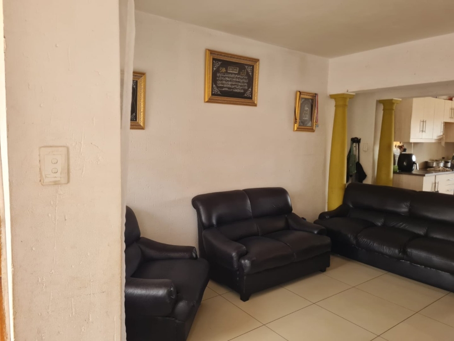  Bedroom Property for Sale in Lenasia South Gauteng