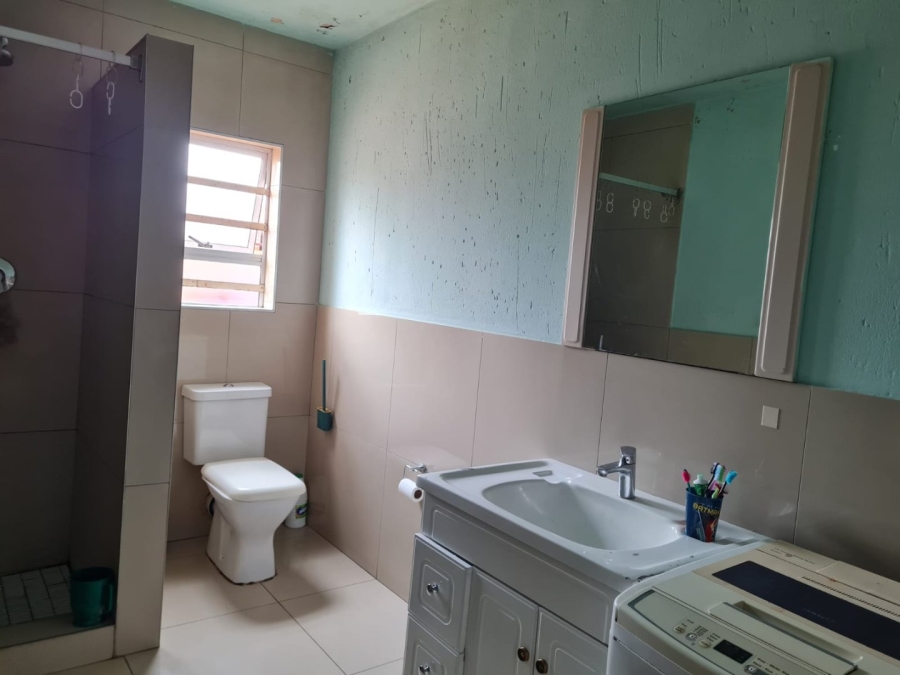  Bedroom Property for Sale in Lenasia South Gauteng