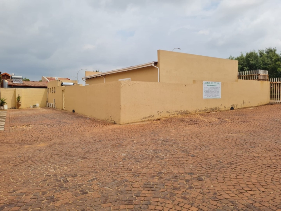  Bedroom Property for Sale in Lenasia South Gauteng