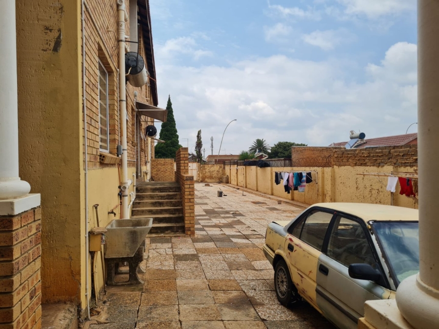  Bedroom Property for Sale in Lenasia South Gauteng