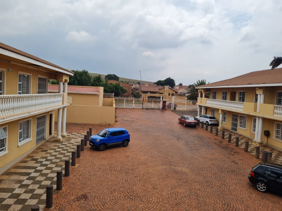  Bedroom Property for Sale in Lenasia South Gauteng