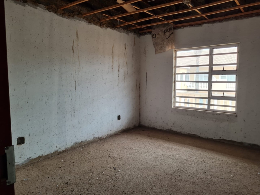  Bedroom Property for Sale in Lenasia South Gauteng