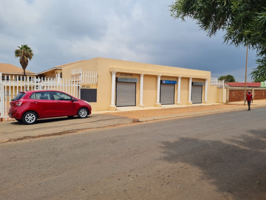  Bedroom Property for Sale in Lenasia South Gauteng