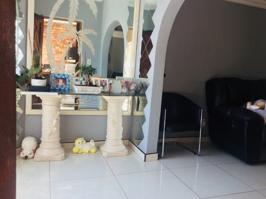 5 Bedroom Property for Sale in Lenasia Gauteng