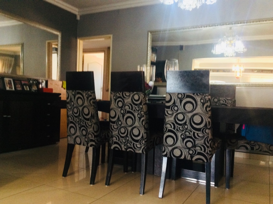 5 Bedroom Property for Sale in Lenasia Gauteng