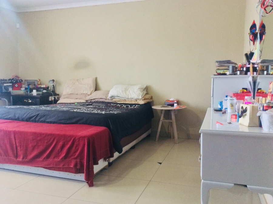 5 Bedroom Property for Sale in Lenasia Gauteng