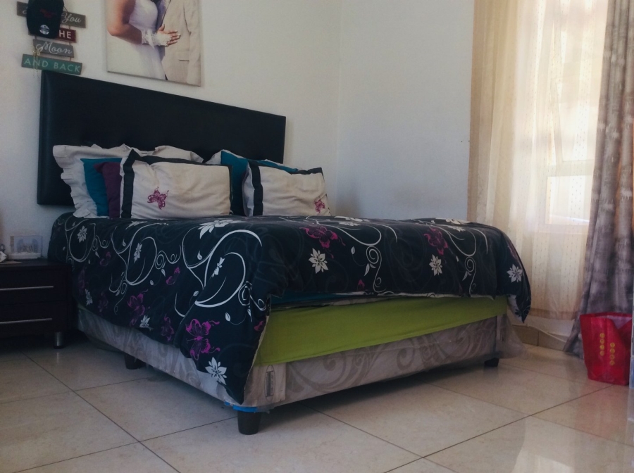 5 Bedroom Property for Sale in Lenasia Gauteng