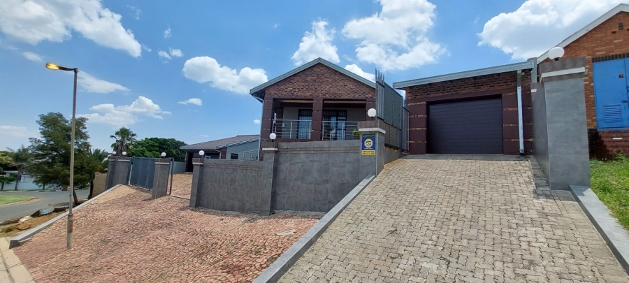 3 Bedroom Property for Sale in Naturena Gauteng