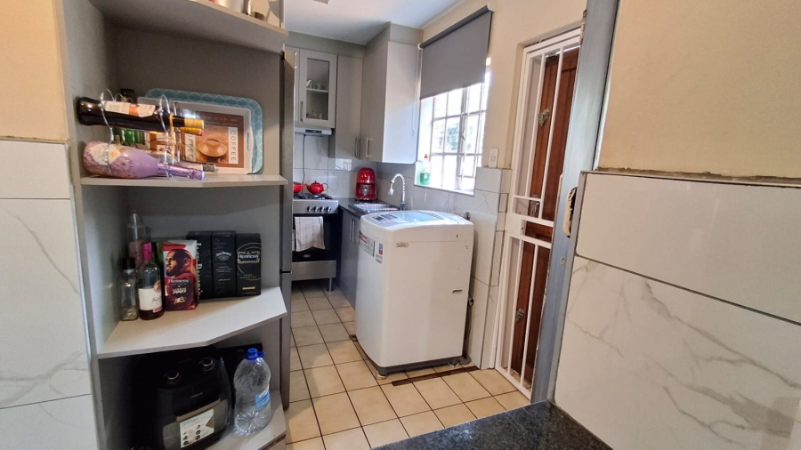 3 Bedroom Property for Sale in Die Hoewes Gauteng