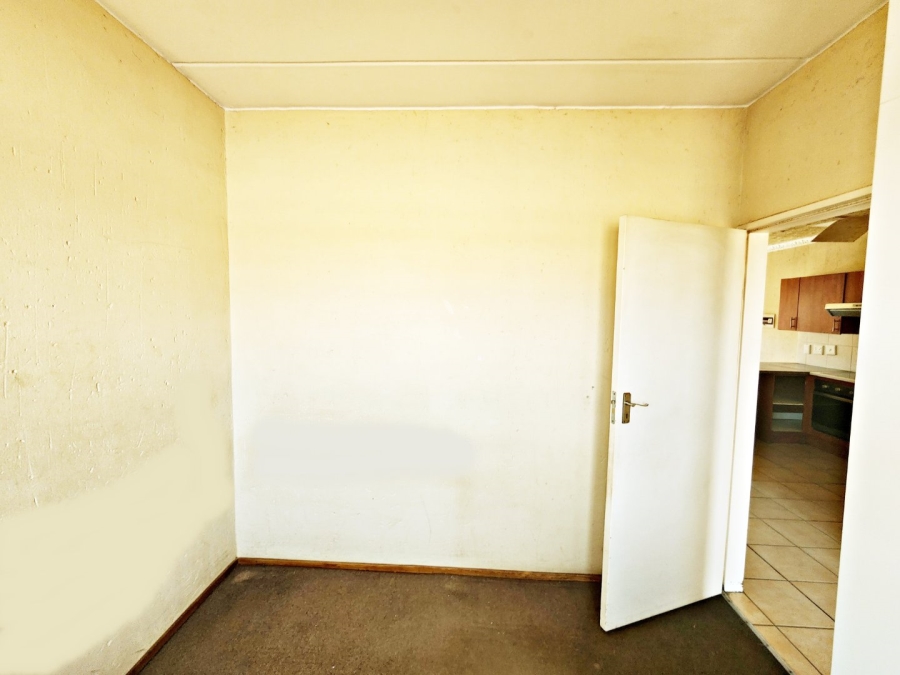 2 Bedroom Property for Sale in Comet Gauteng