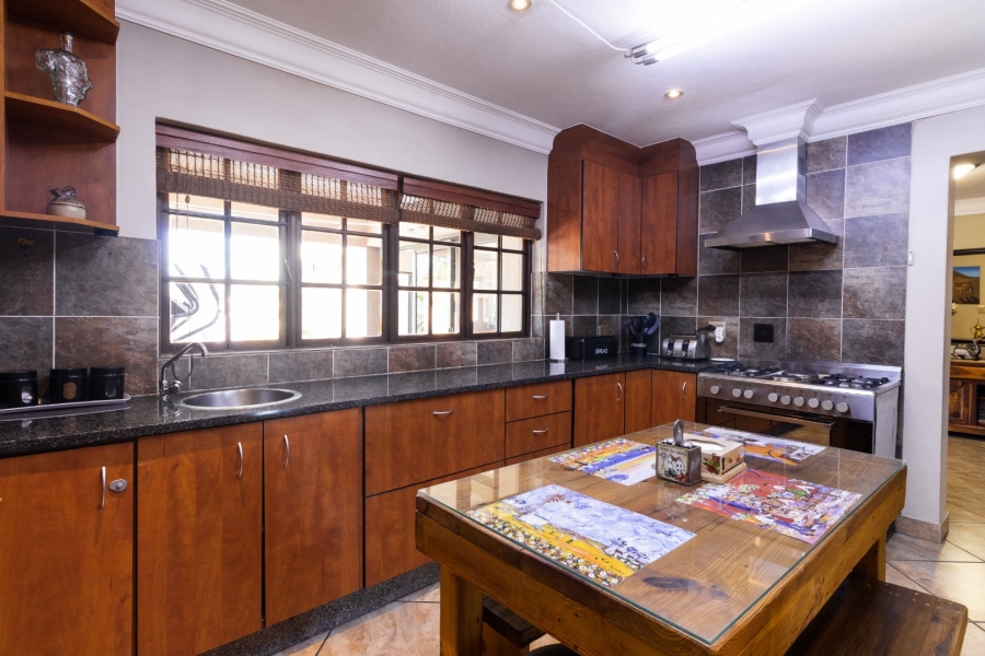 5 Bedroom Property for Sale in Amberfield Gauteng