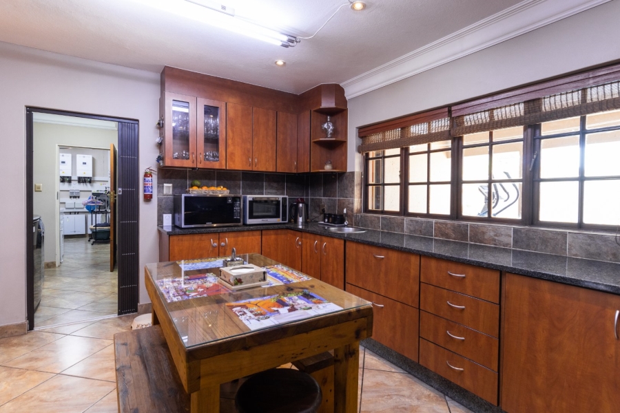 5 Bedroom Property for Sale in Amberfield Gauteng