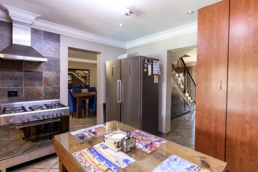 5 Bedroom Property for Sale in Amberfield Gauteng