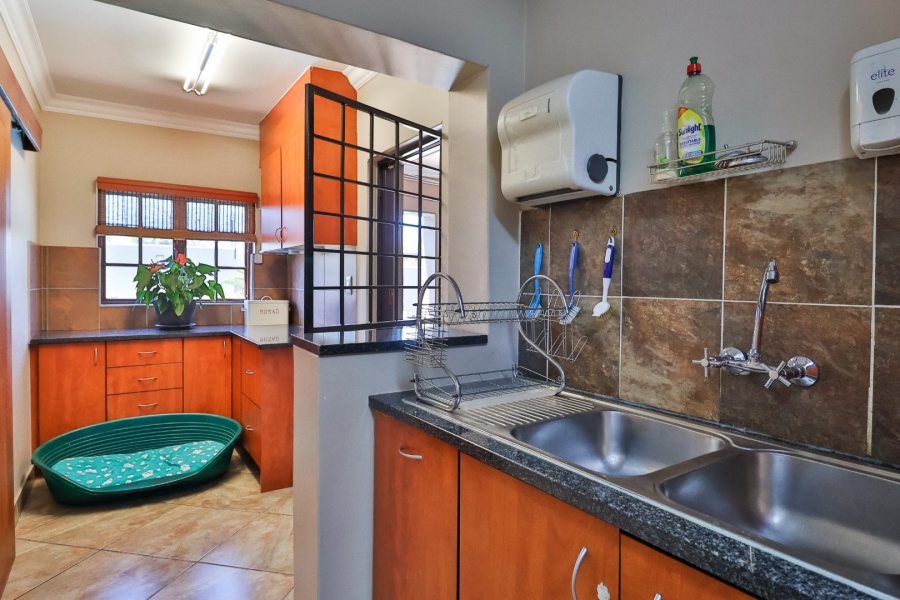 5 Bedroom Property for Sale in Amberfield Gauteng