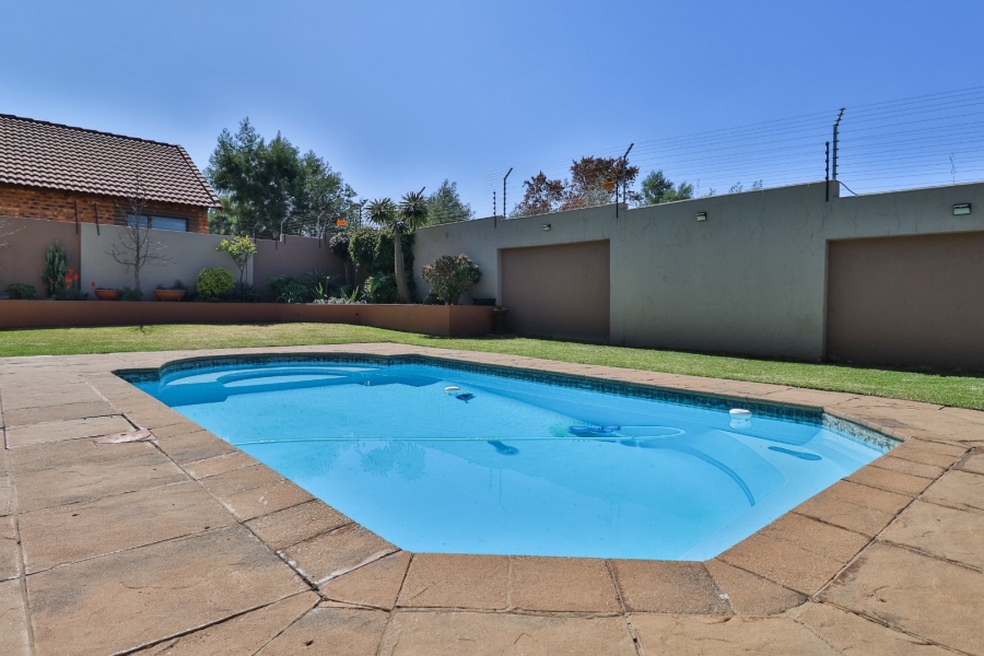 5 Bedroom Property for Sale in Amberfield Gauteng