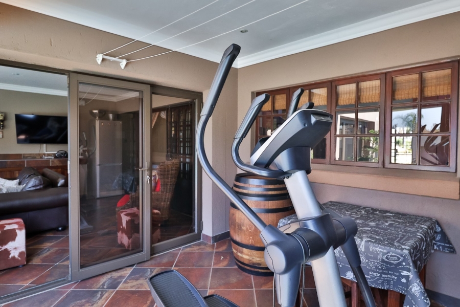 5 Bedroom Property for Sale in Amberfield Gauteng