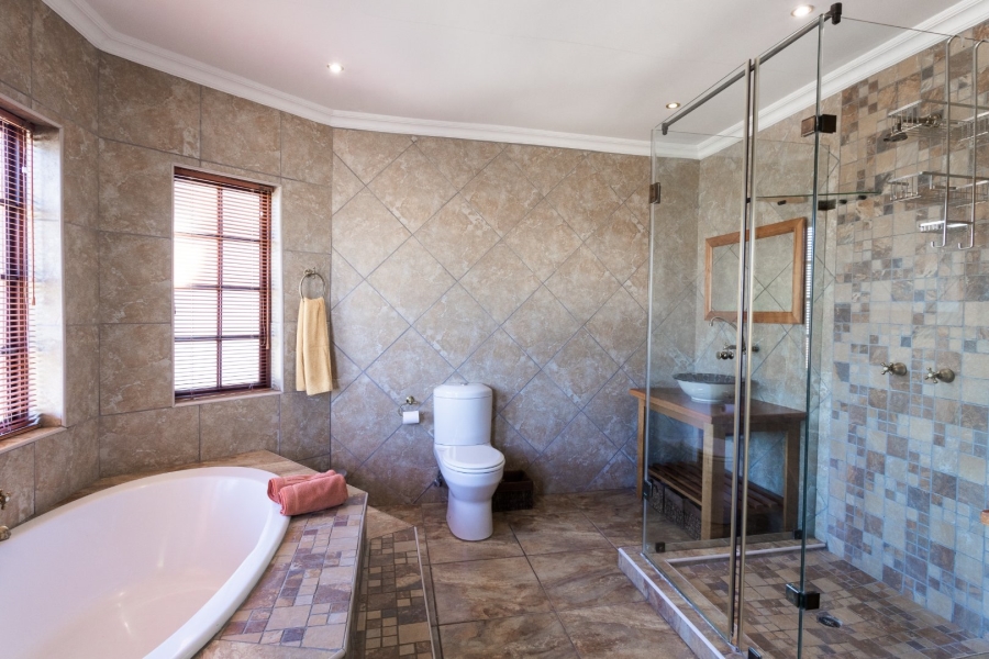 5 Bedroom Property for Sale in Amberfield Gauteng