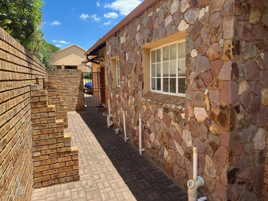 3 Bedroom Property for Sale in Amorosa Gauteng