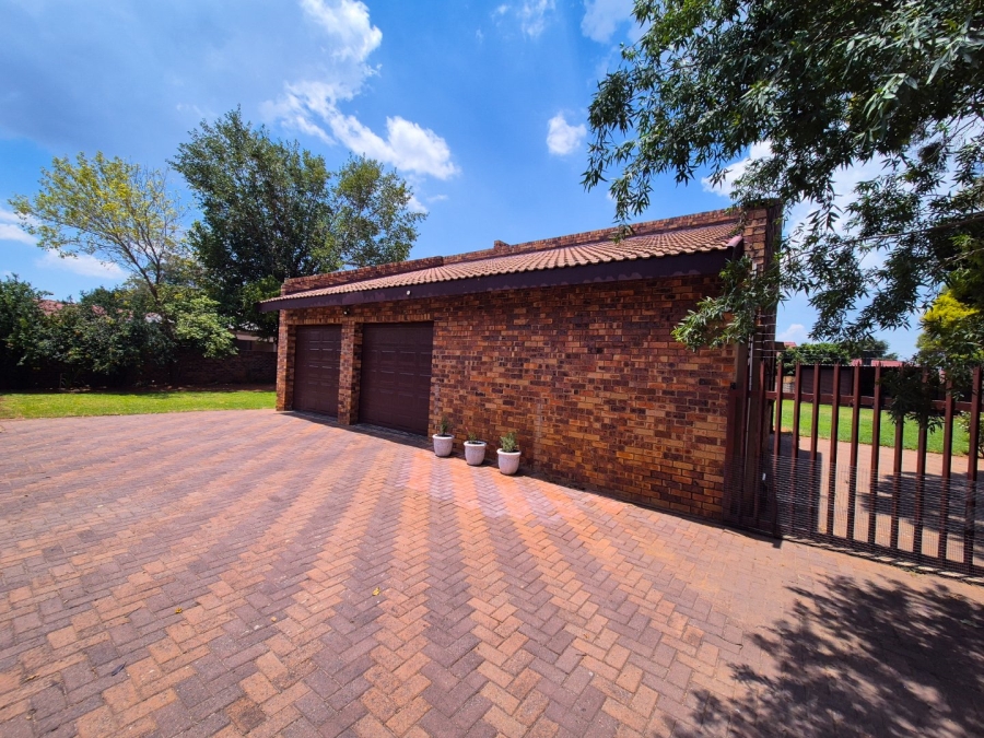 4 Bedroom Property for Sale in Vanderbijlpark SE 4 Gauteng