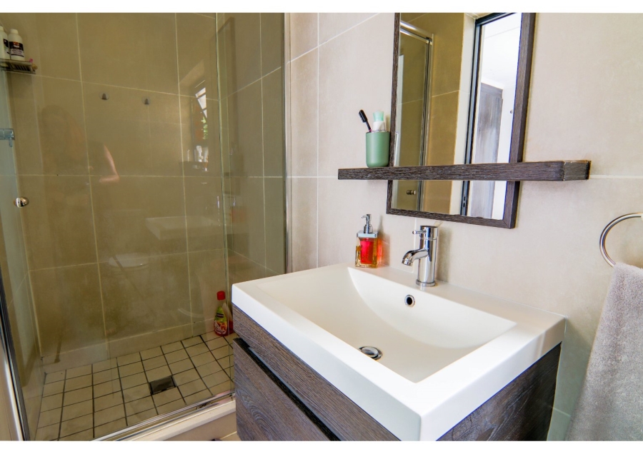 3 Bedroom Property for Sale in Greenstone Crest Gauteng