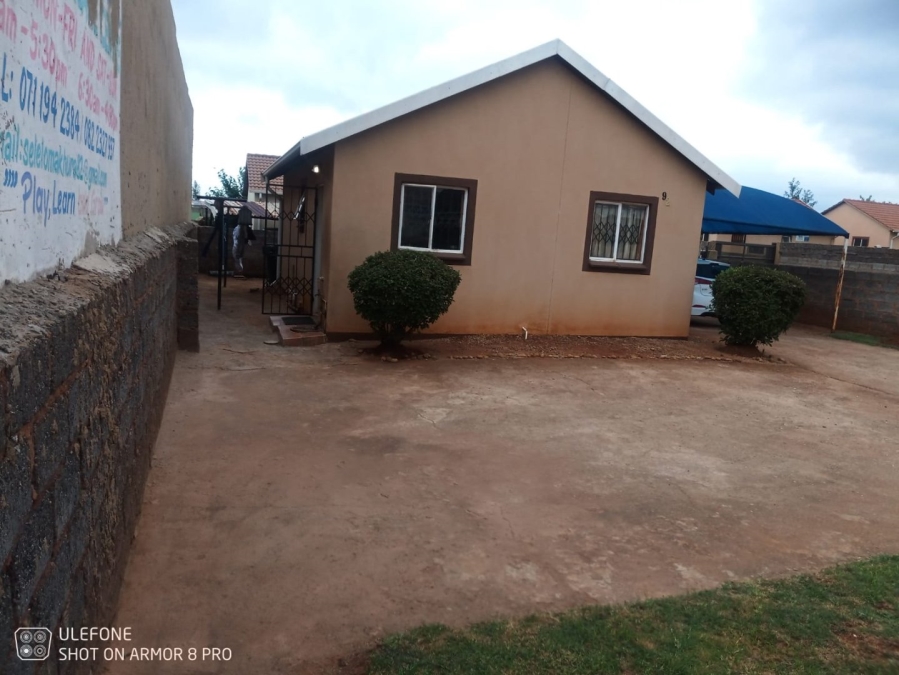 2 Bedroom Property for Sale in Mapleton A H Gauteng