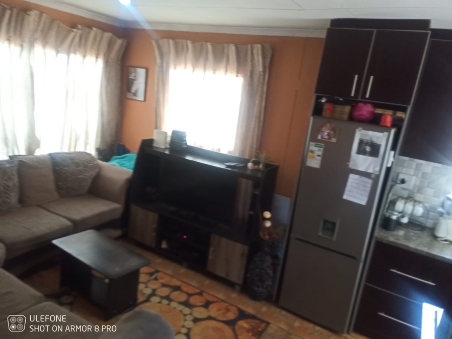 2 Bedroom Property for Sale in Mapleton A H Gauteng