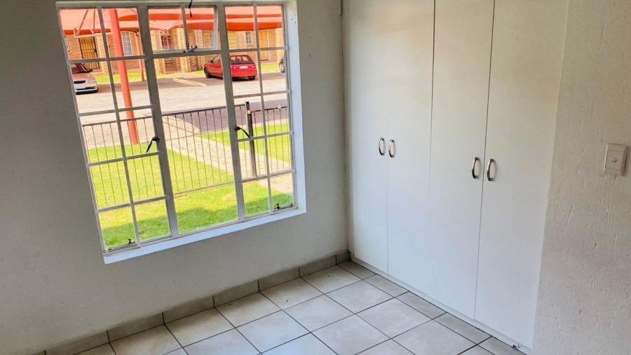 2 Bedroom Property for Sale in Comet Gauteng