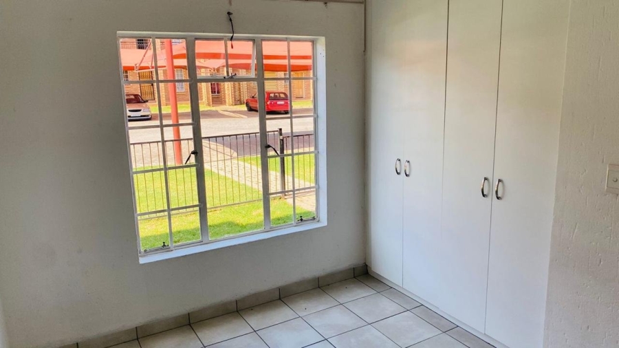 2 Bedroom Property for Sale in Comet Gauteng