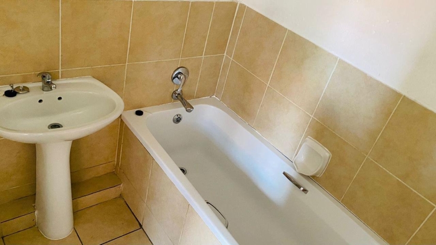 2 Bedroom Property for Sale in Comet Gauteng