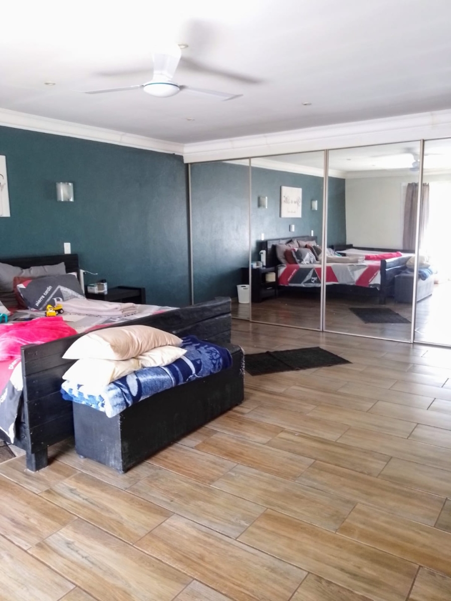 4 Bedroom Property for Sale in Bonaero Park Gauteng