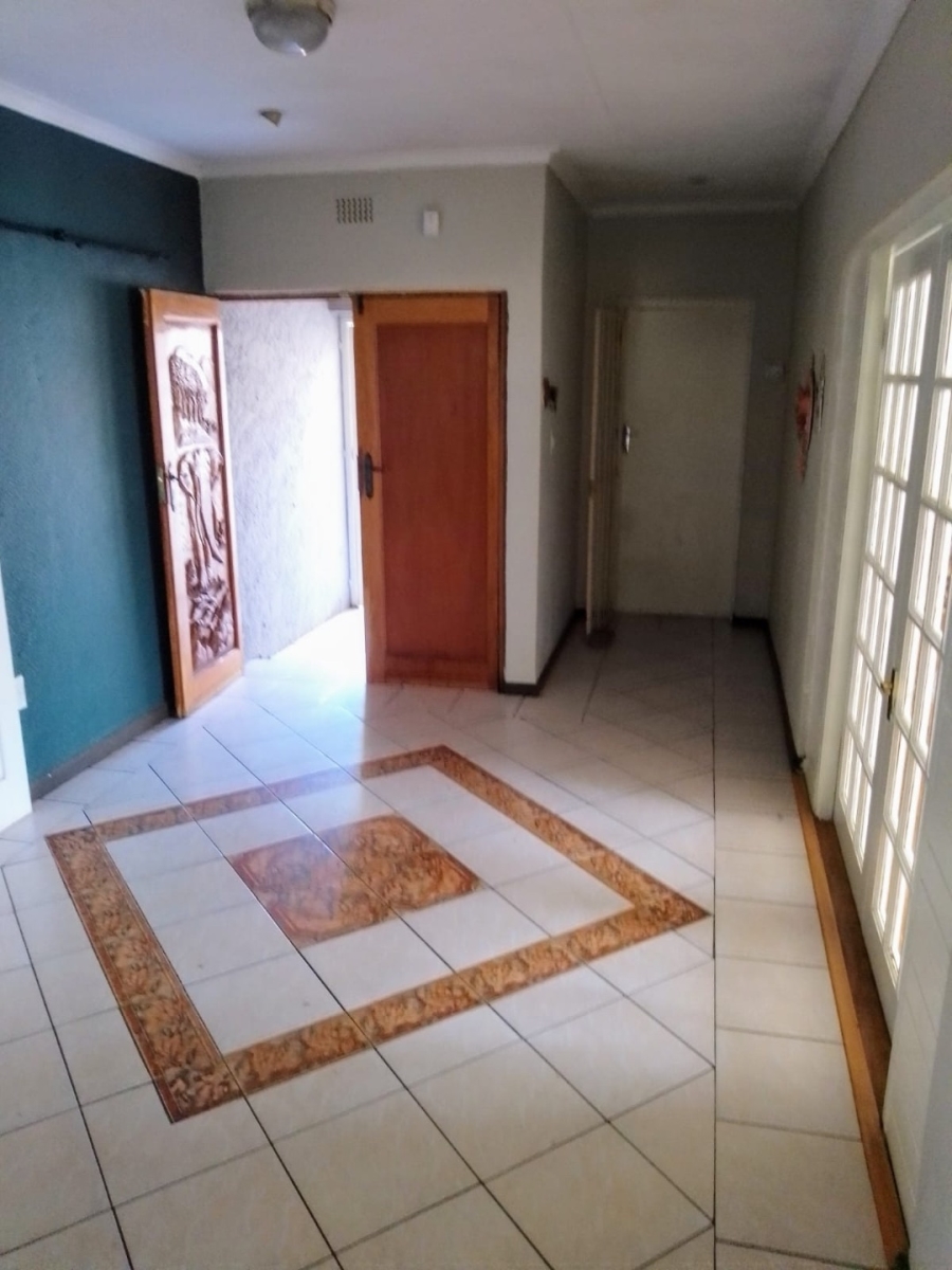 4 Bedroom Property for Sale in Bonaero Park Gauteng