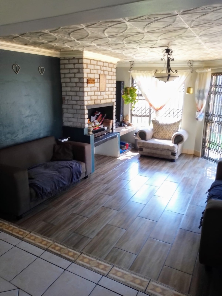 4 Bedroom Property for Sale in Bonaero Park Gauteng