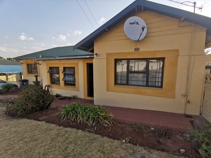 To Let 1 Bedroom Property for Rent in Delarey Gauteng