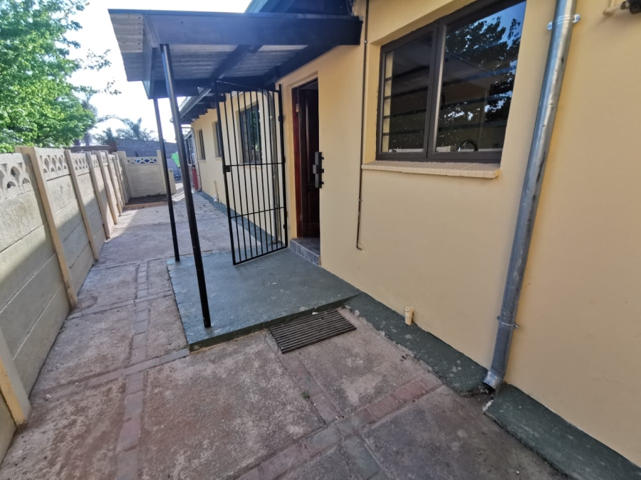 To Let 1 Bedroom Property for Rent in Delarey Gauteng