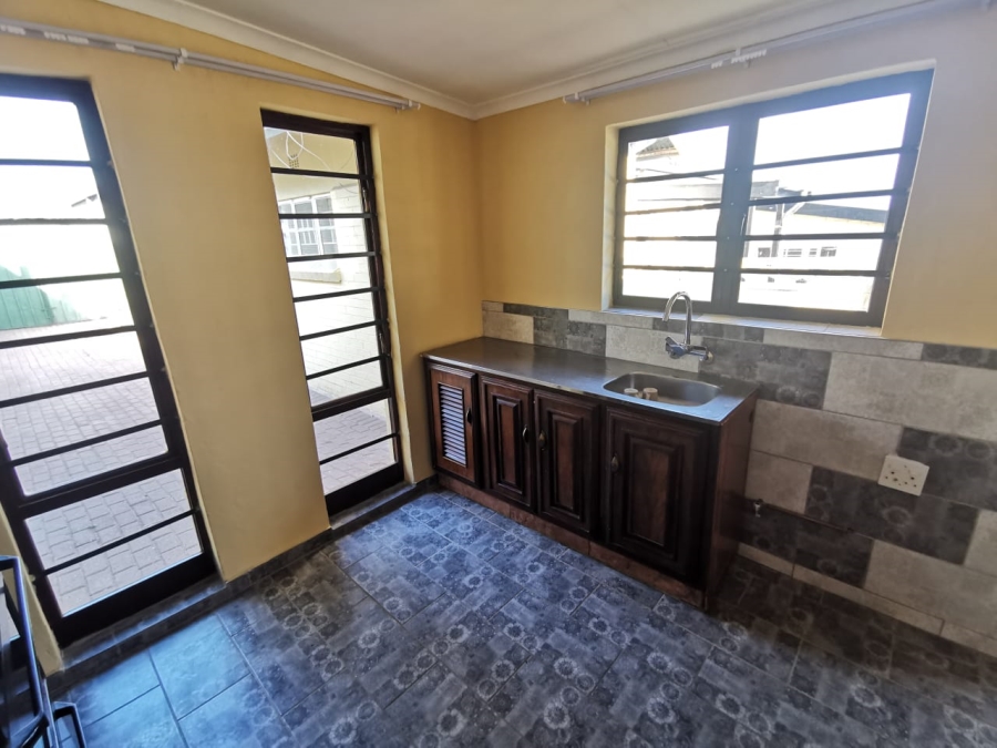 To Let 1 Bedroom Property for Rent in Delarey Gauteng