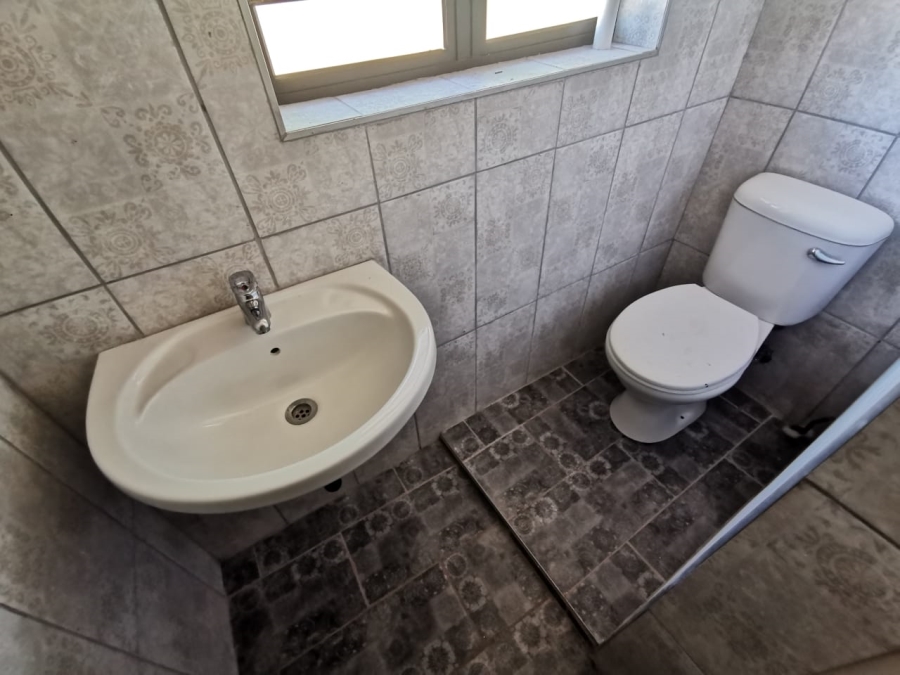 To Let 1 Bedroom Property for Rent in Delarey Gauteng