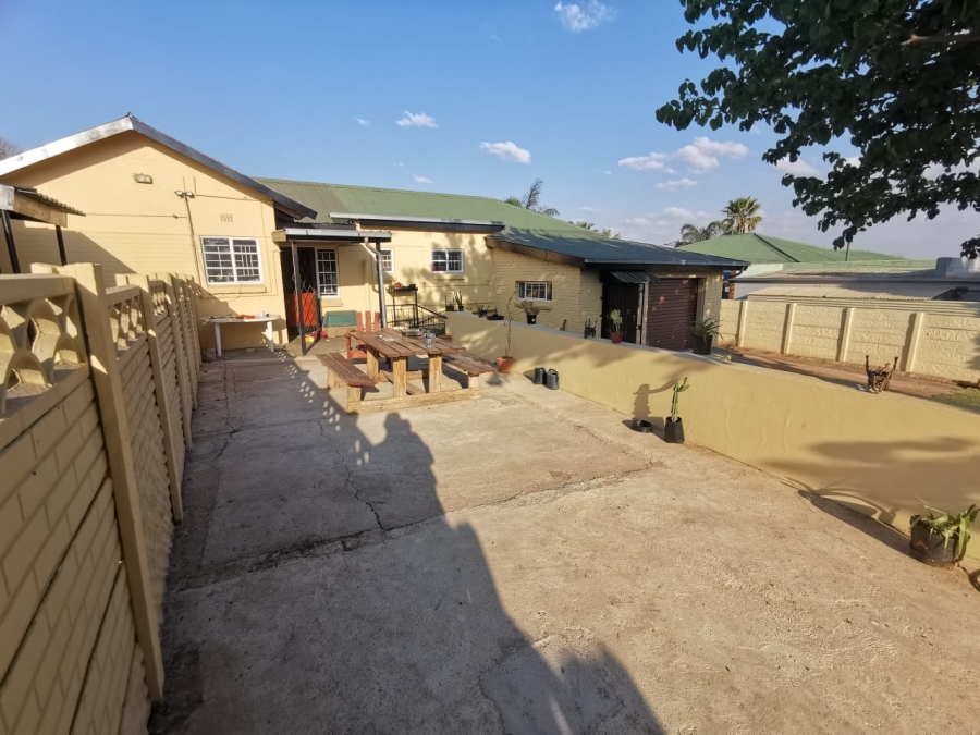 To Let 1 Bedroom Property for Rent in Delarey Gauteng