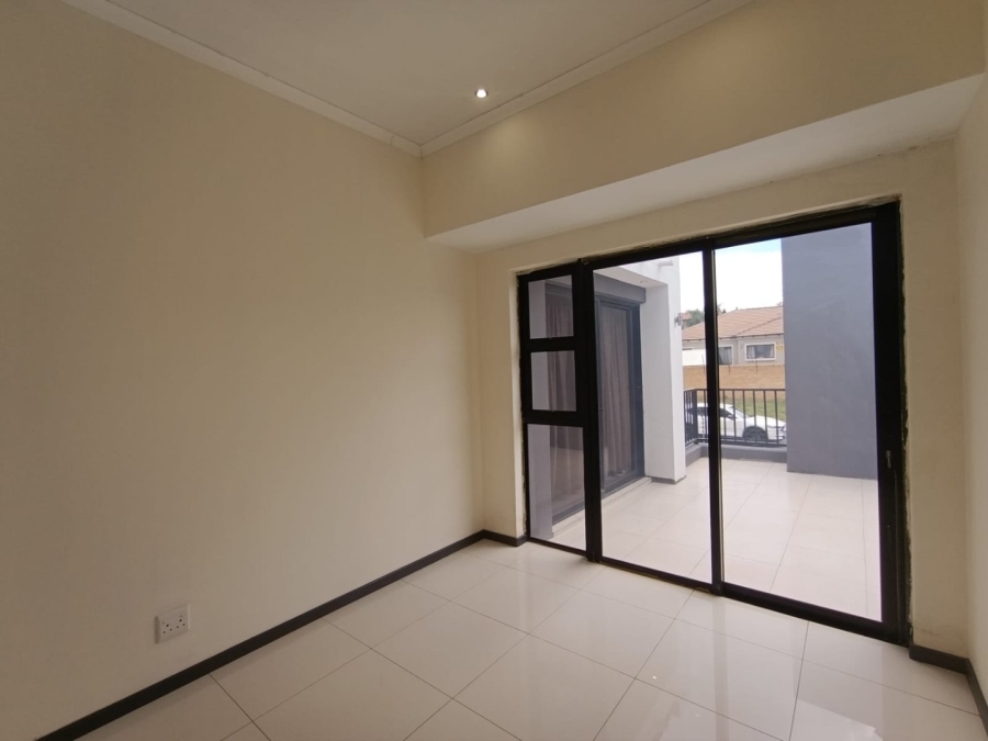 5 Bedroom Property for Sale in Amberfield Gauteng