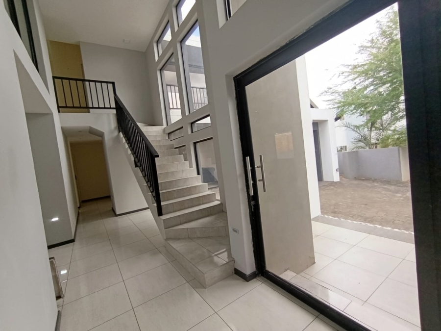 5 Bedroom Property for Sale in Amberfield Gauteng