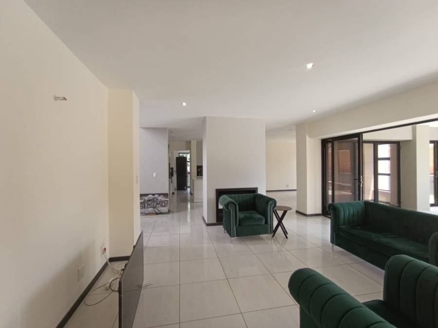 5 Bedroom Property for Sale in Amberfield Gauteng