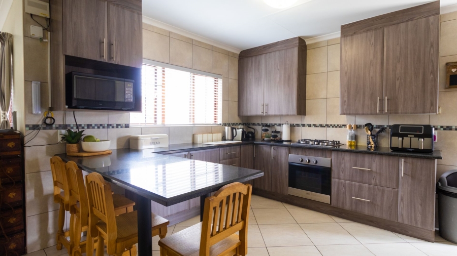 4 Bedroom Property for Sale in Amberfield Valley Gauteng