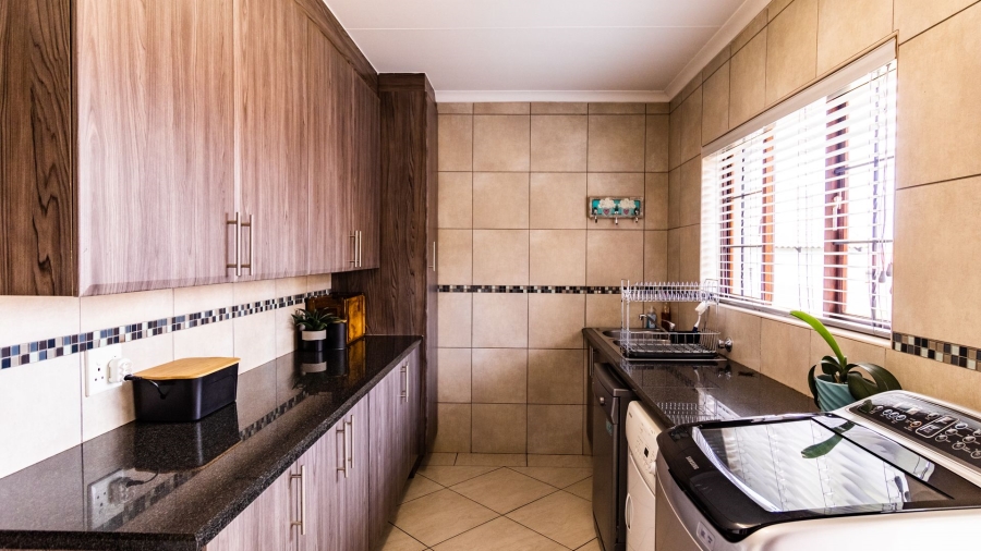 4 Bedroom Property for Sale in Amberfield Valley Gauteng