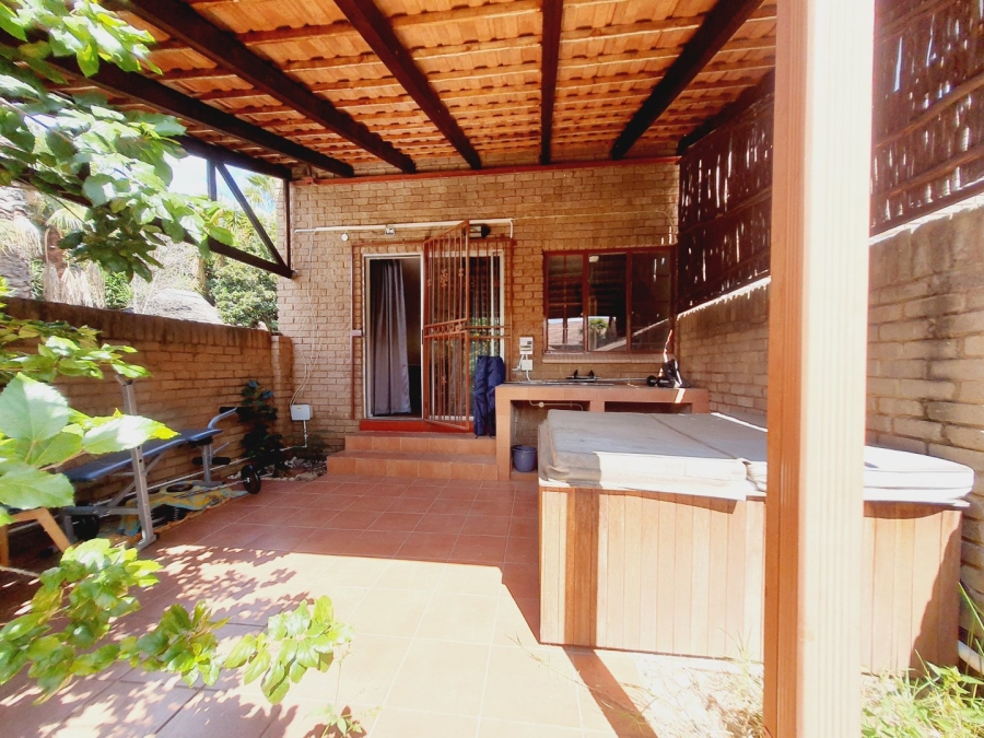 2 Bedroom Property for Sale in Moreleta Park Gauteng